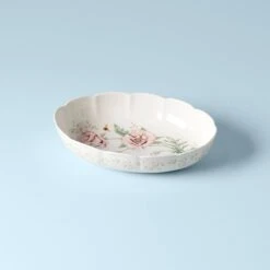 Lenox Butterfly Meadow Scalloped Oval Baker