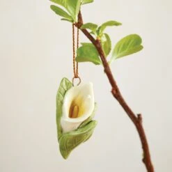 Lenox Celebrate Flowers 10-Piece Ornament Set 16 Lenox Celebrate Flowers 10-Piece Ornament Set -Sass Store 882637 LNP F22 FEA 4