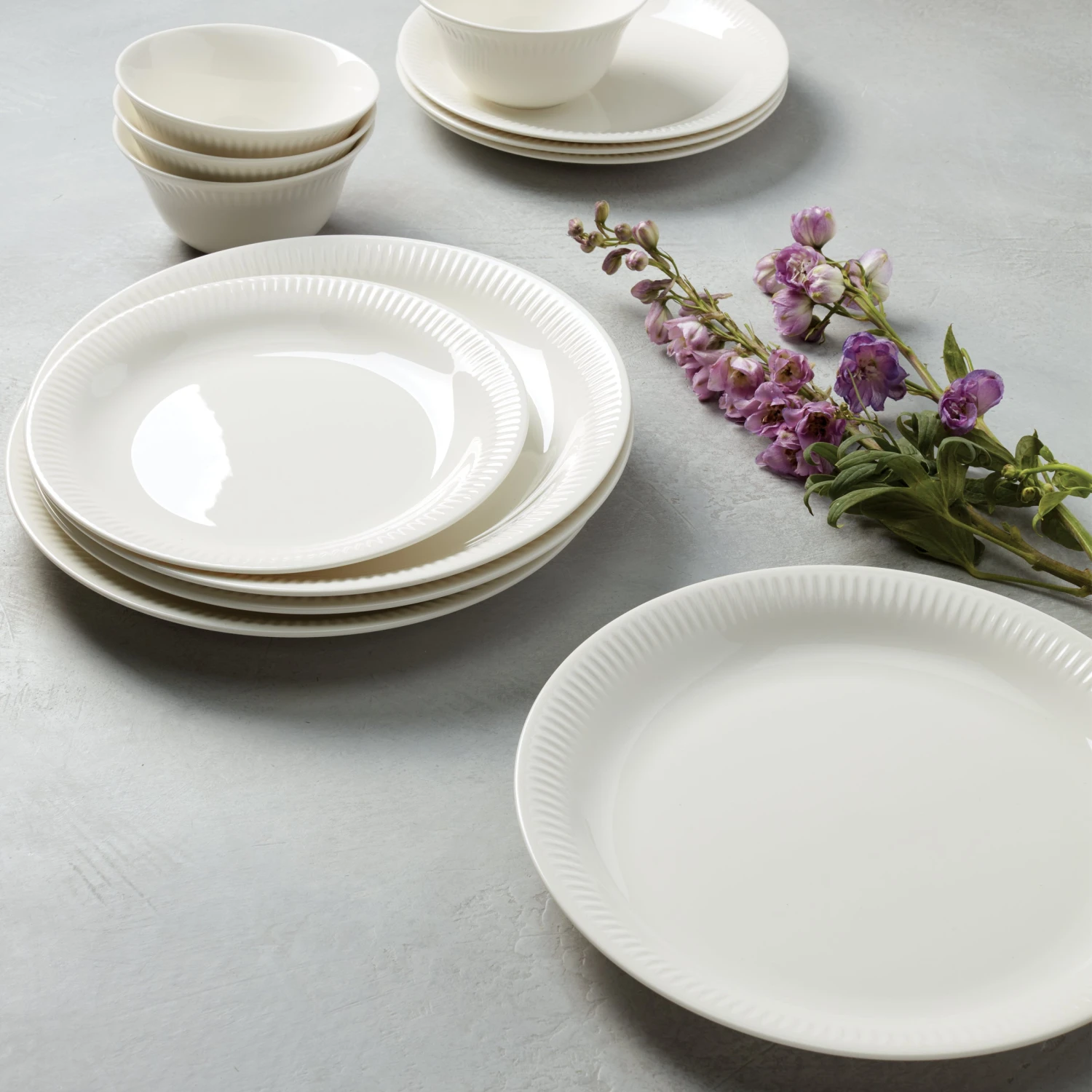 Lenox Profile White Porcelain 4-Piece Dinner Plate Set 7 Lenox Profile White Porcelain 4-Piece Dinner Plate Set - Image 5