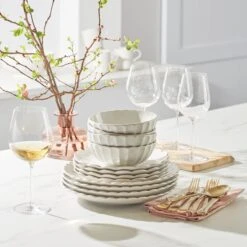 Lenox French Perle Scallop 12-Piece Dinnerware Set -Sass Store 893471 LNP F22 FEA 7 3138a174 e6bb 40bf 9e14 bff770860537