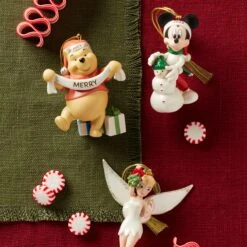 Lenox 2023 Merry Winnie The Pooh Ornament 11 Lenox 2023 Merry Winnie The Pooh Ornament -Sass Store 894426 894473 894444 LHOL 23 FEA 1