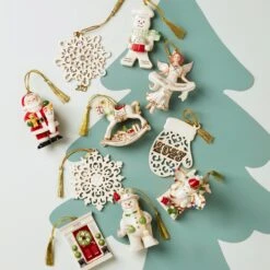 Lenox 2023 Gingerbread Man Ornament -Sass Store 894432 894425 894447 894422 894433 894437 894441 894428 894427 894443 LHOL F23 1